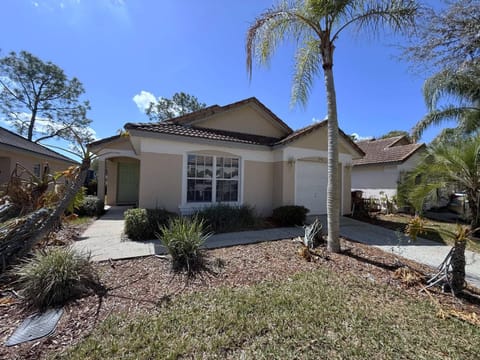 Southern Dunes Pool Villa House in Haines City