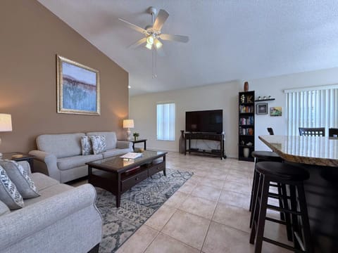 Southern Dunes Pool Villa House in Haines City