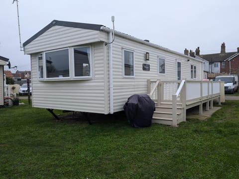 Van-Tastic 6 berth static Campground/ 
RV Resort in Felixstowe