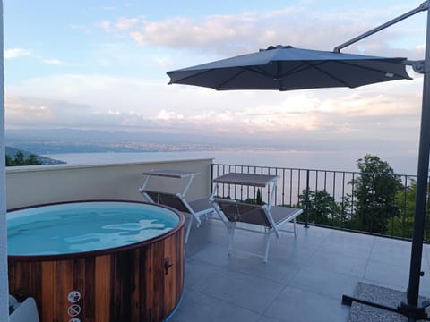 Hot Tub, Balcony/Terrace, Sea view