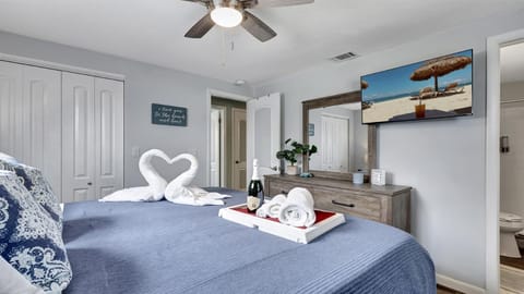 3BR Oasis Sleeps 11 Heated Pool Ping Pong! House in Dunedin