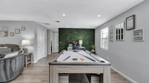 3BR Oasis Sleeps 11 Heated Pool Ping Pong! House in Dunedin