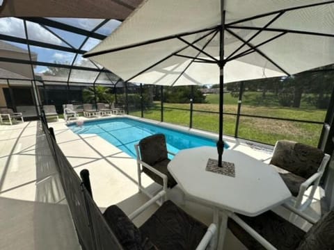 South Facing Pool Home - Room for the whole family House in Haines City