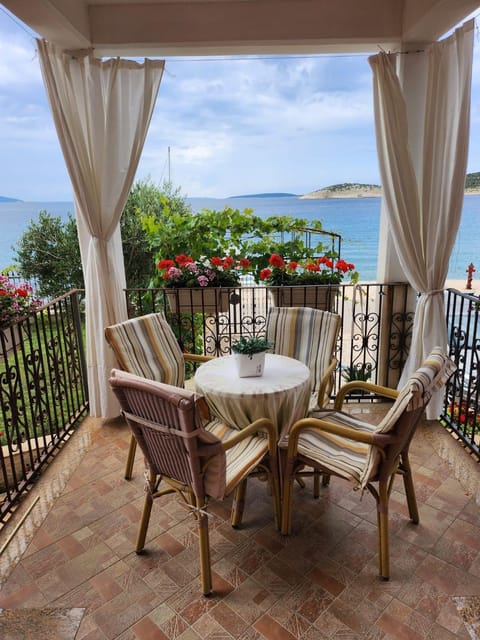 Patio, Balcony/Terrace, Seating area, Sea view