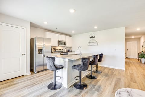 Mod Triana Home 7 Mi to Huntsville Intl Airport House in Huntsville