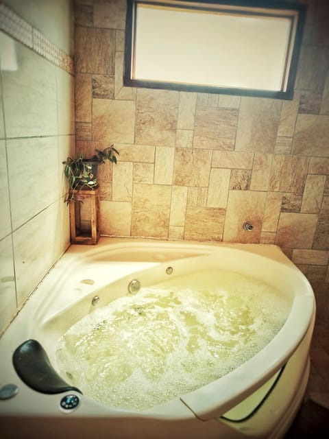Hot Tub, Hot Tub