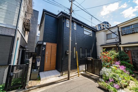 Property building, Day, Street view