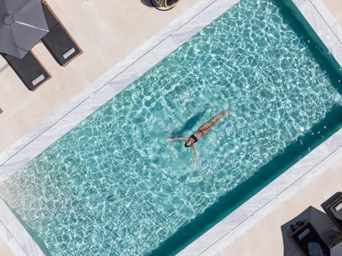 Balcony/Terrace, Pool view, Swimming pool, sunbed