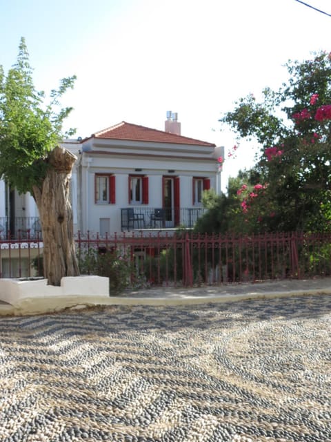 Property building, Day