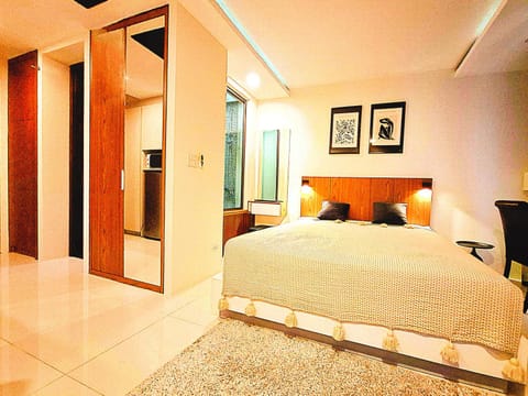 Bed, Photo of the whole room, Bedroom, wardrobe