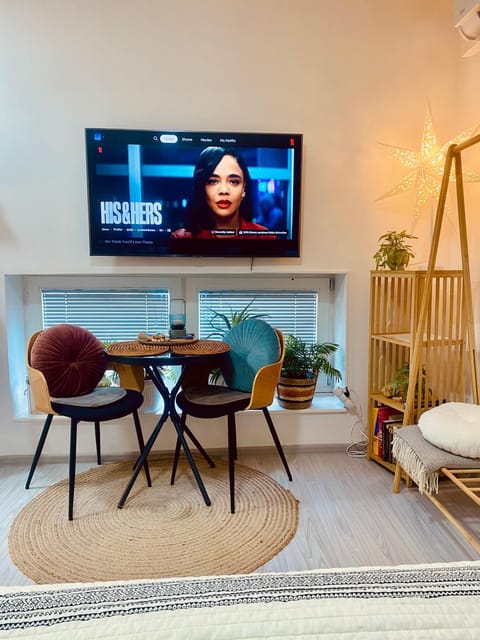 TV and multimedia, Dining area, Evening entertainment