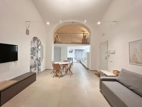 TV and multimedia, Dining area
