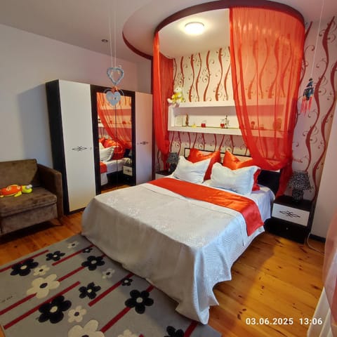 Bedroom, wardrobe