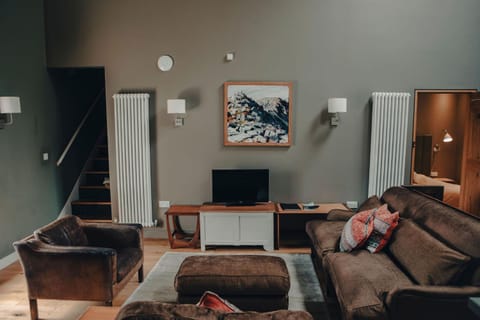 Communal lounge/ TV room