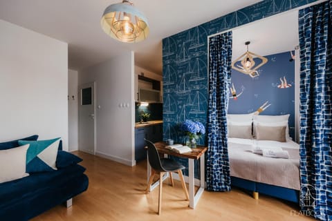 Bed, Kitchen or kitchenette, Living room, Photo of the whole room, Seating area, furniture