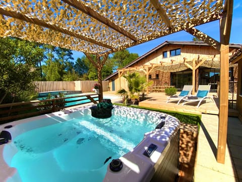 Patio, Garden, Hot Tub, Hot Tub, Spa and wellness centre/facilities, Garden view, Pool view, Swimming pool