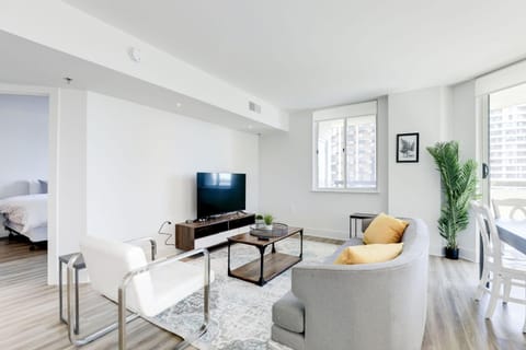 TV and multimedia, Photo of the whole room