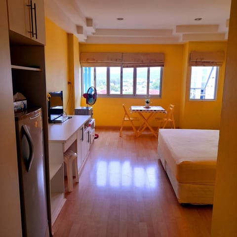 Bed, Seating area, Bedroom