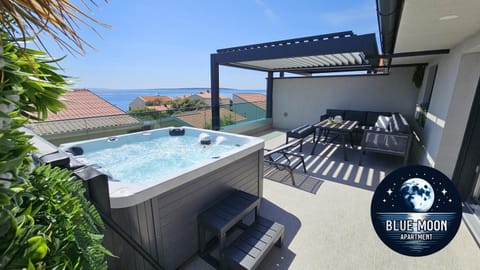 Hot Tub, Balcony/Terrace