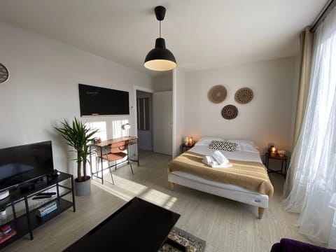 Bed, Photo of the whole room