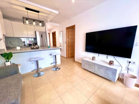 Communal lounge/ TV room, TV and multimedia, Seating area