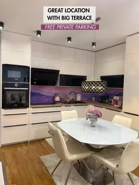 TV and multimedia, Kitchen or kitchenette, Dining area, minibar, oven, stove