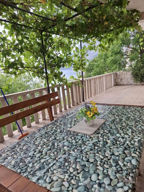 beach apartment drasnice Apartment in Split-Dalmatia County