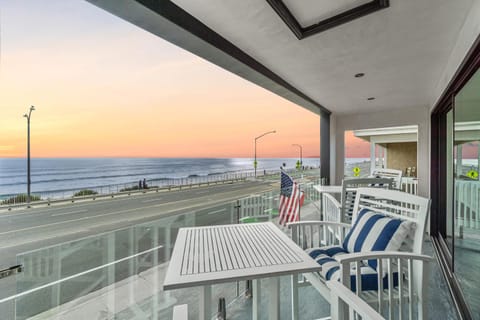 Private Beachside Home with HotTub House in Carlsbad