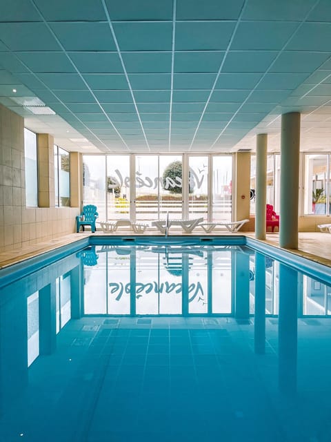 Appartement Cosy, terrasse vu mer, piscine, Sauna - WarmHouse Apartment in Plougonvelin