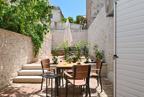 Patio, Balcony/Terrace