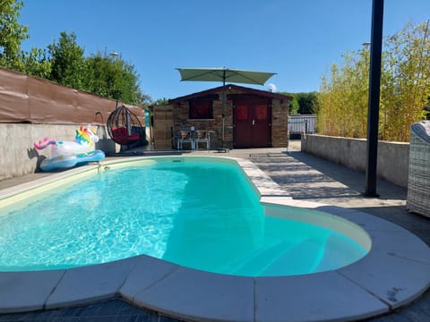 Pool view, Swimming pool, sunbed