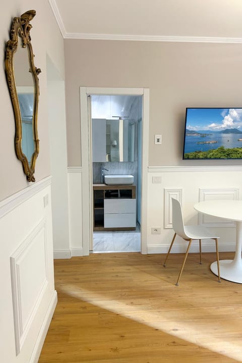 Bathroom, Living room