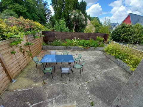 Patio, Inner courtyard view