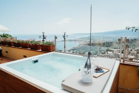 Hot Tub, Open Air Bath
