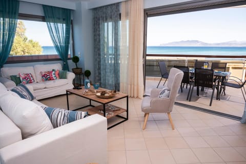 Natural landscape, View (from property/room), Balcony/Terrace, Living room, Seating area