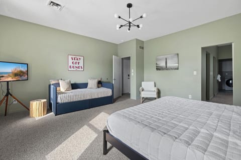 Surf Loft by Juniper Holiday + Home House in St Joseph