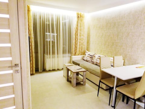 Living room, Seating area, Dining area
