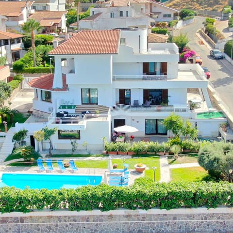Neighbourhood, Bird's eye view, Garden, Garden view, Pool view, Swimming pool, Location, Parking