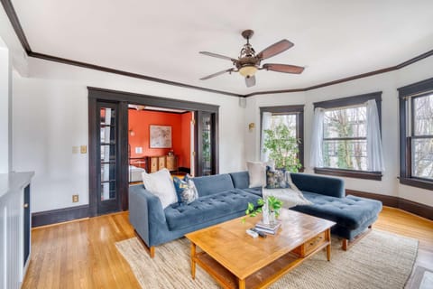 1910 Historic Jessie Morehead House - 98 WalkScore Apartment in Portland