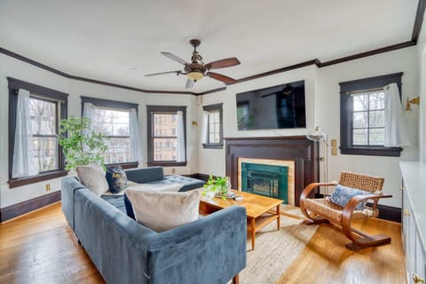 1910 Historic Jessie Morehead House - 98 WalkScore Apartment in Portland