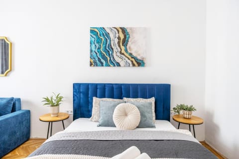 Bed, Decorative detail, Bedroom