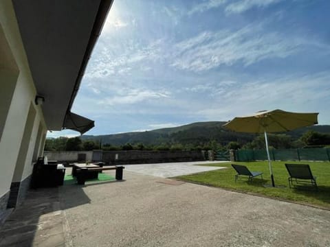 Natural landscape, Garden, Balcony/Terrace, Mountain view