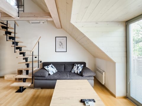 Balcony/Terrace, Living room, Photo of the whole room, Seating area, air conditioner
