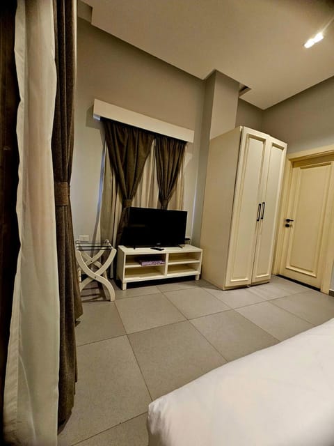 Bedroom, wardrobe