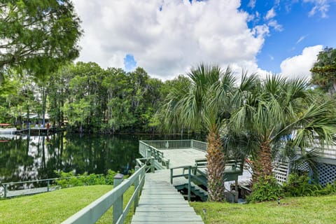 Boathouse and Dock Riverfront Dunnellon Getaway! House in Dunnellon