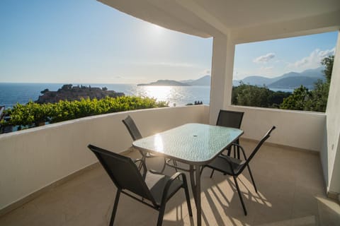 Patio, Day, View (from property/room), Balcony/Terrace, Dining area, Lake view, Sea view