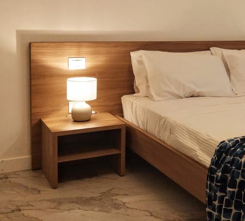 Bed, View (from property/room), Photo of the whole room, Bedroom, Street view, Quiet street view, heating, internet, soundproof, towels, wardrobe, acessibility, air conditioner, air conditioner