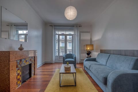 Kitchen or kitchenette, Living room, Seating area, flat iron