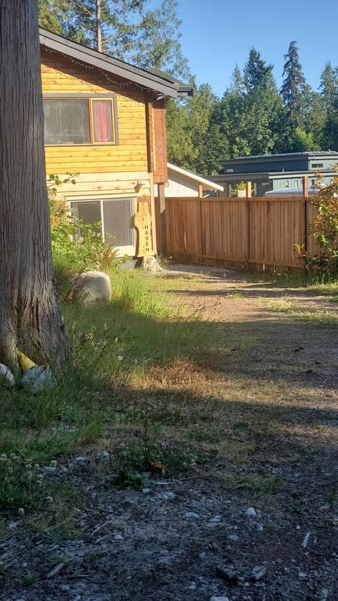 Hideaway Haven BNB House in Roberts Creek