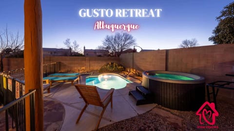 Gusto Retreat Modern Serenity - An Irvie Home House in Rio Rancho